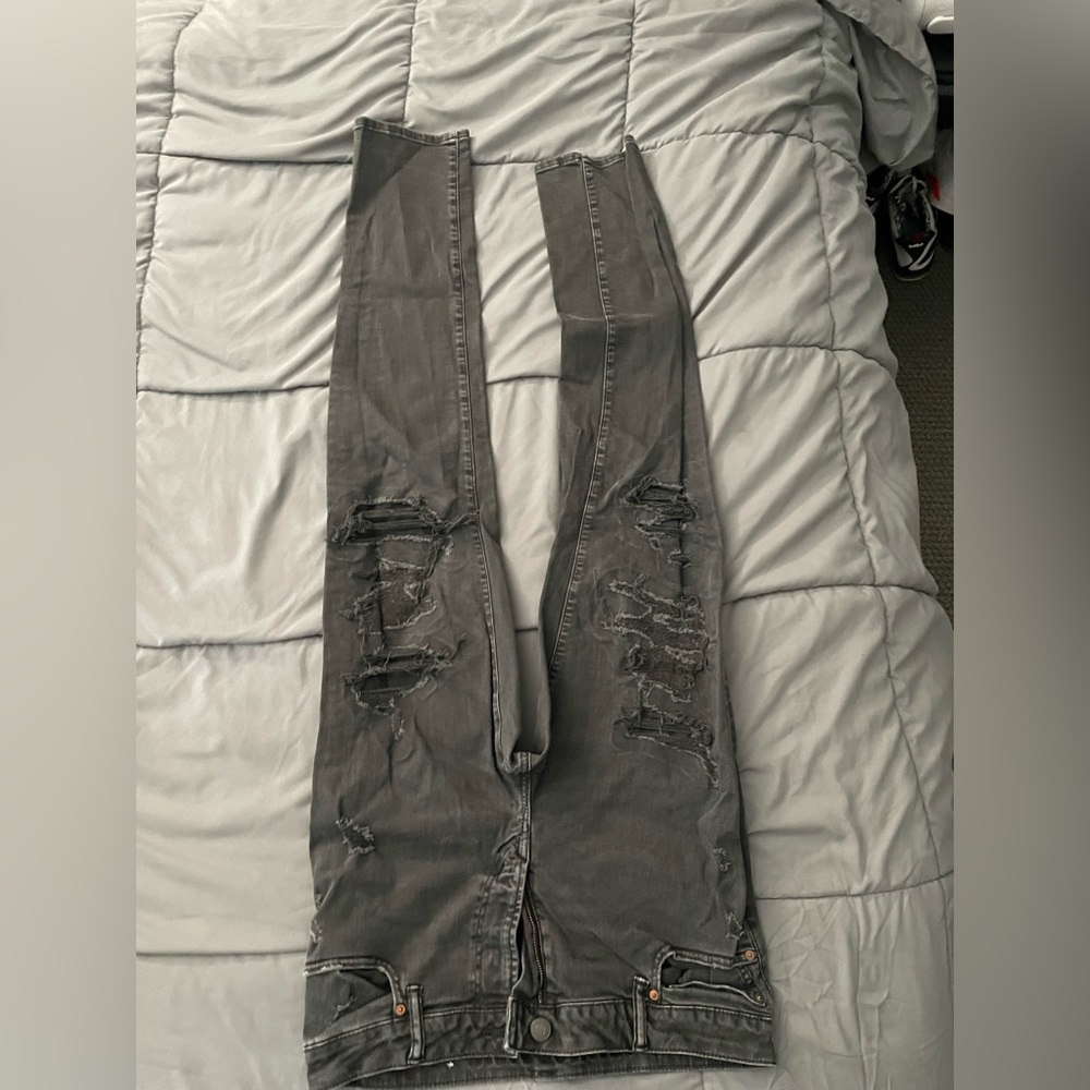American eagle 33 x 34 ripped black jeans